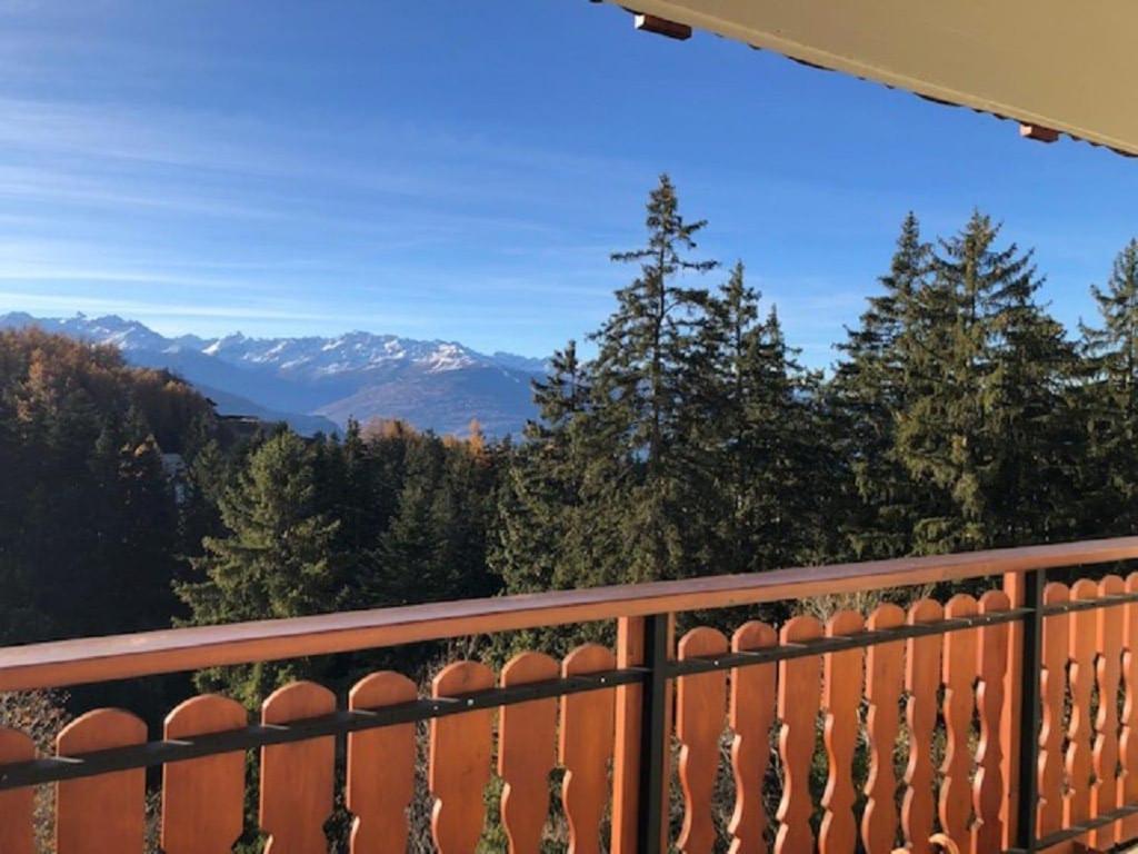 Between Slopes And Golf Facing The Alps 크란스몬타나 외부 사진